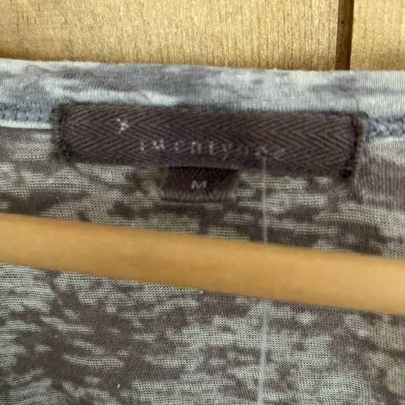 TWENTYONE || woman’s medium see-through grey patterned tee - Picture 5 of 5
